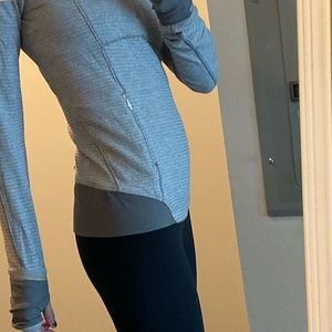 Lululemon 3/4 zip with cuffins gray/white